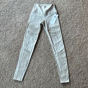 NWT Alo Yoga Sandstone Wash Leggings!! Size: XS